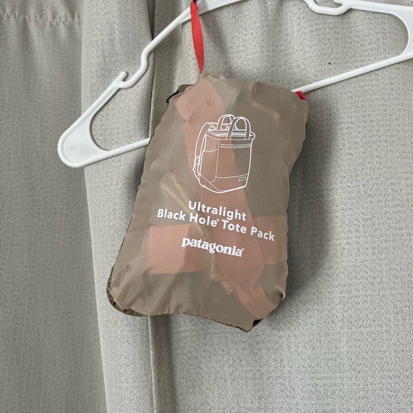 Patagonia like new ultra light weight backpack/tote - Picture 6 of 6